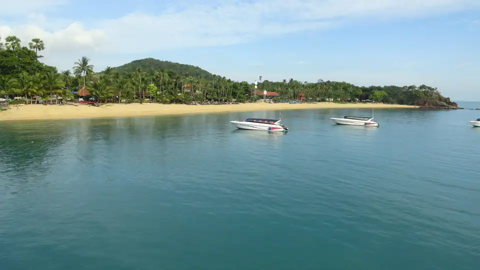 Maenam Beach, Koh Samui, Thailand