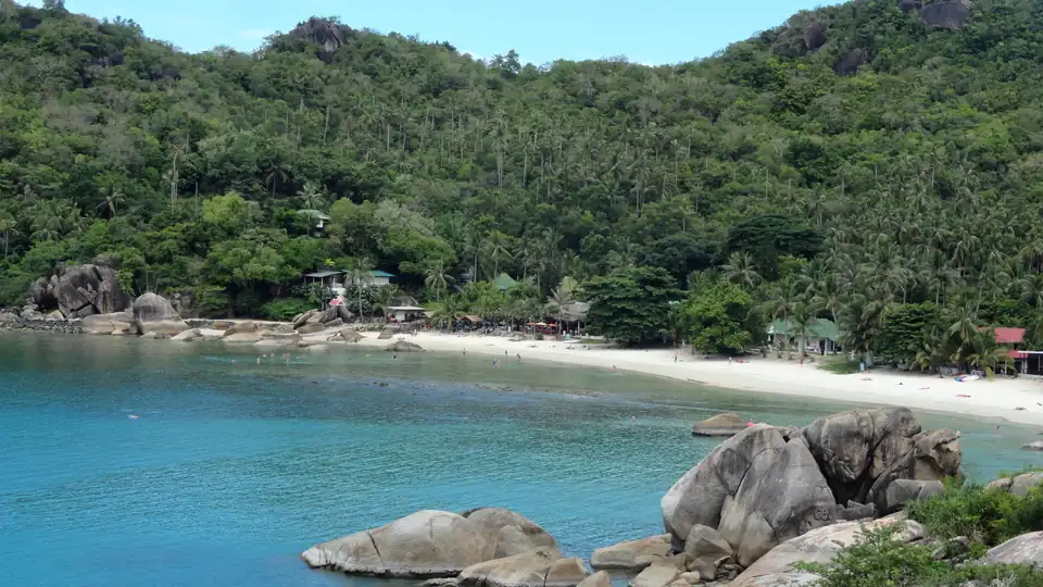 Silver Beach (Thong Ta Kian) on Koh Samui, a small bay between granite boulders