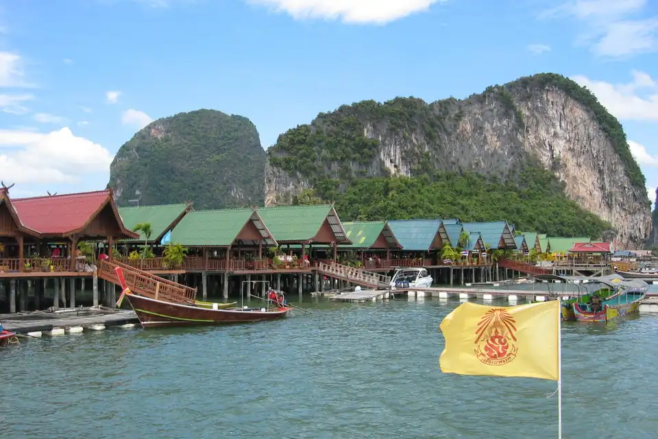Koh Panyi, the stilt village under its cliff
