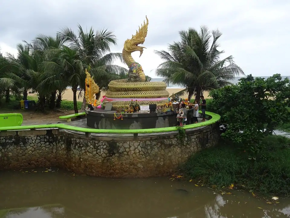 The naga statue at Karon circle